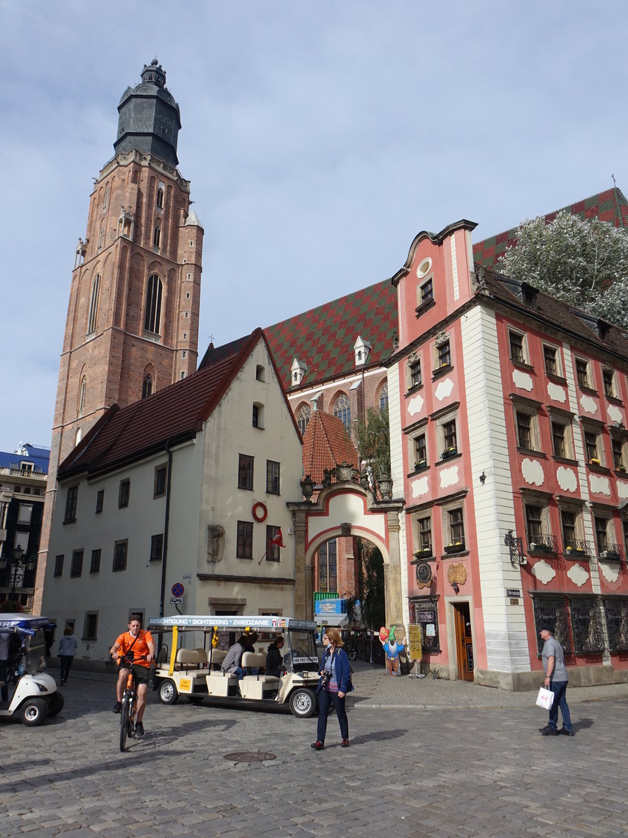 Breslau / Wroclaw, Pfarrkirche St. Elisabeth, dreischiffige Backsteinbasilika, erbaut im 14. Jahrhundert (03.10.2020)
