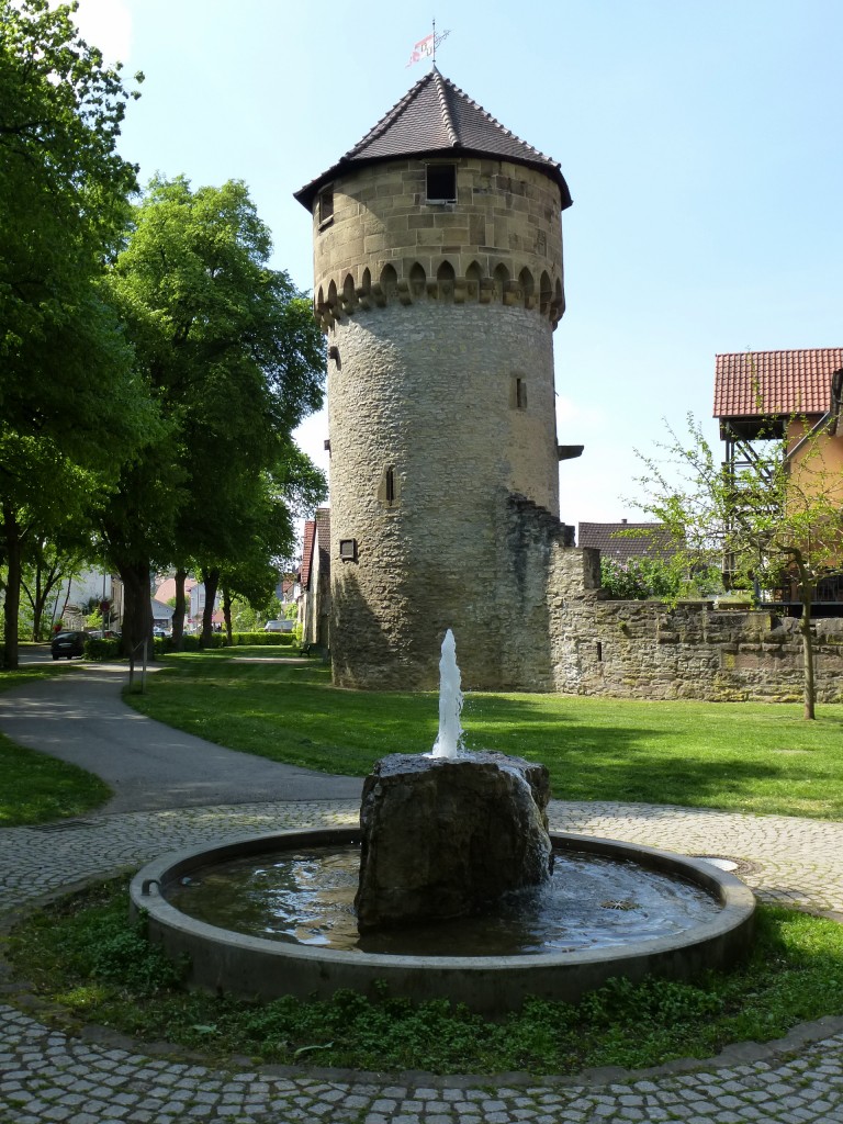 Bretten, der Simmelturm aus dem 14.Jahrhundert, Teil der Stadtmauer, April 2014