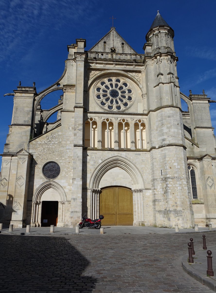 Brie-Comte-Robert, gotische St. Etienne Kirche, erbaut im 13. Jahrhundert (10.07.2016)
