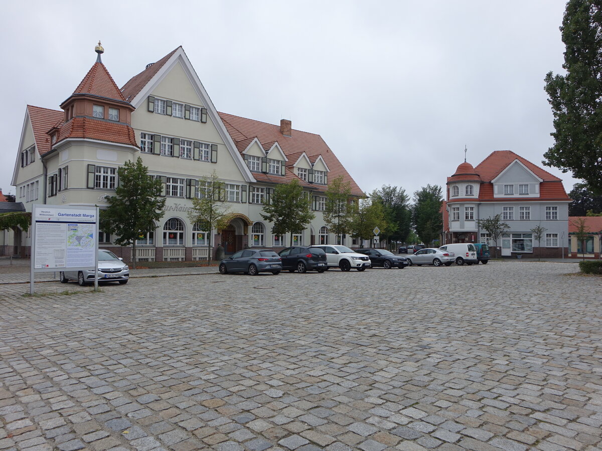 Brieske, historisches Gasthaus Kaiserkrone am Marktplatz (18.09.2021)