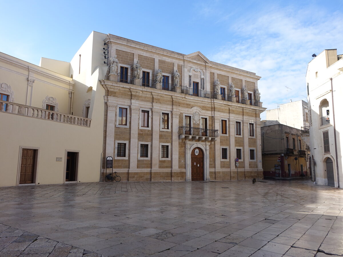 Brindisi, bischflicher Palast an der Piazza Duomo (04.03.2023)