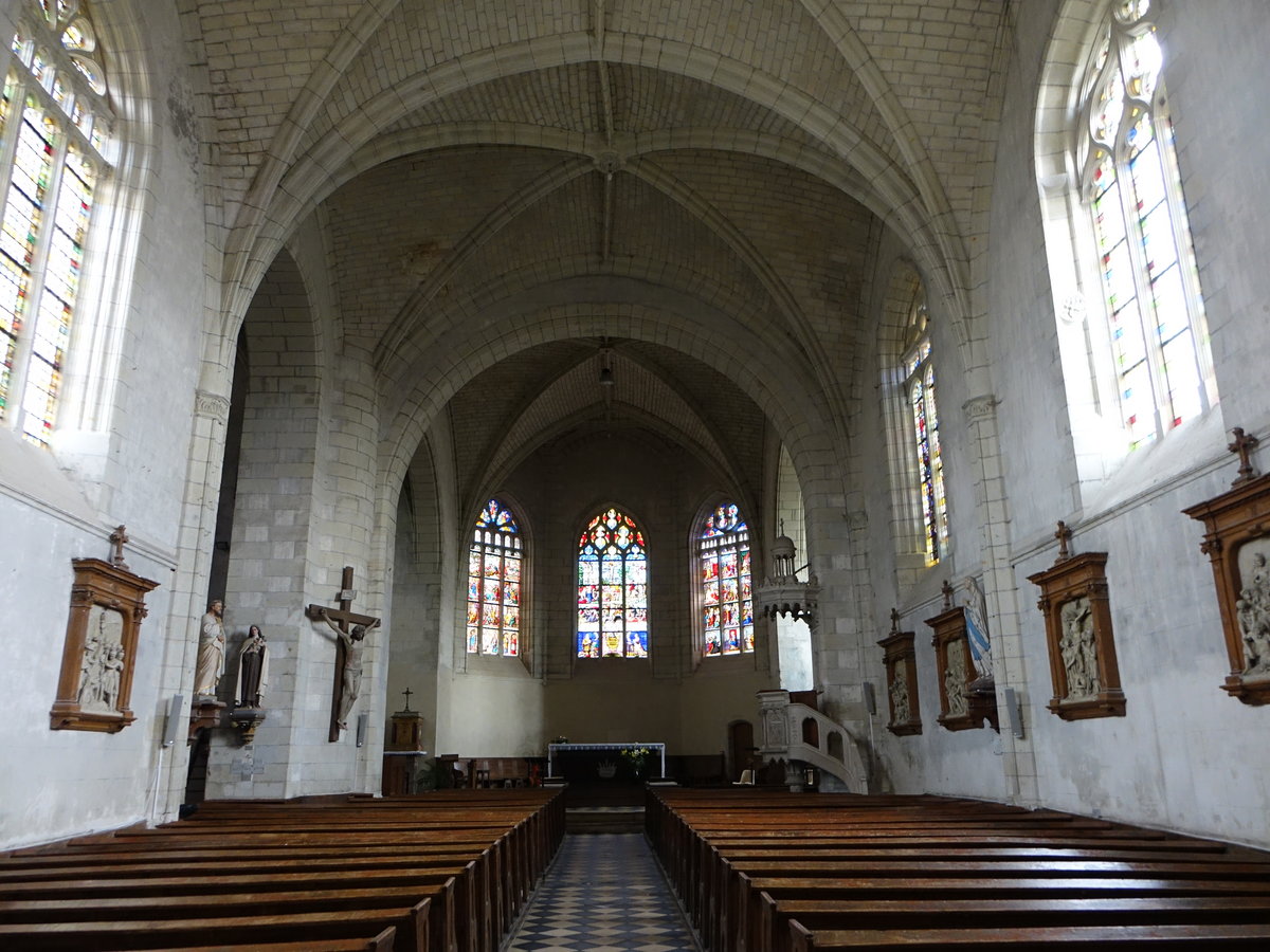 Brissac, gotischer Innenraum in der Saint-Vincent Kirche (09.07.2017)