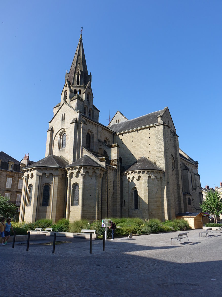 Brive-la-Gaillarde, Kirche Saint-Martin, erbaut im 12. Jahrhundert (22.07.2018)
