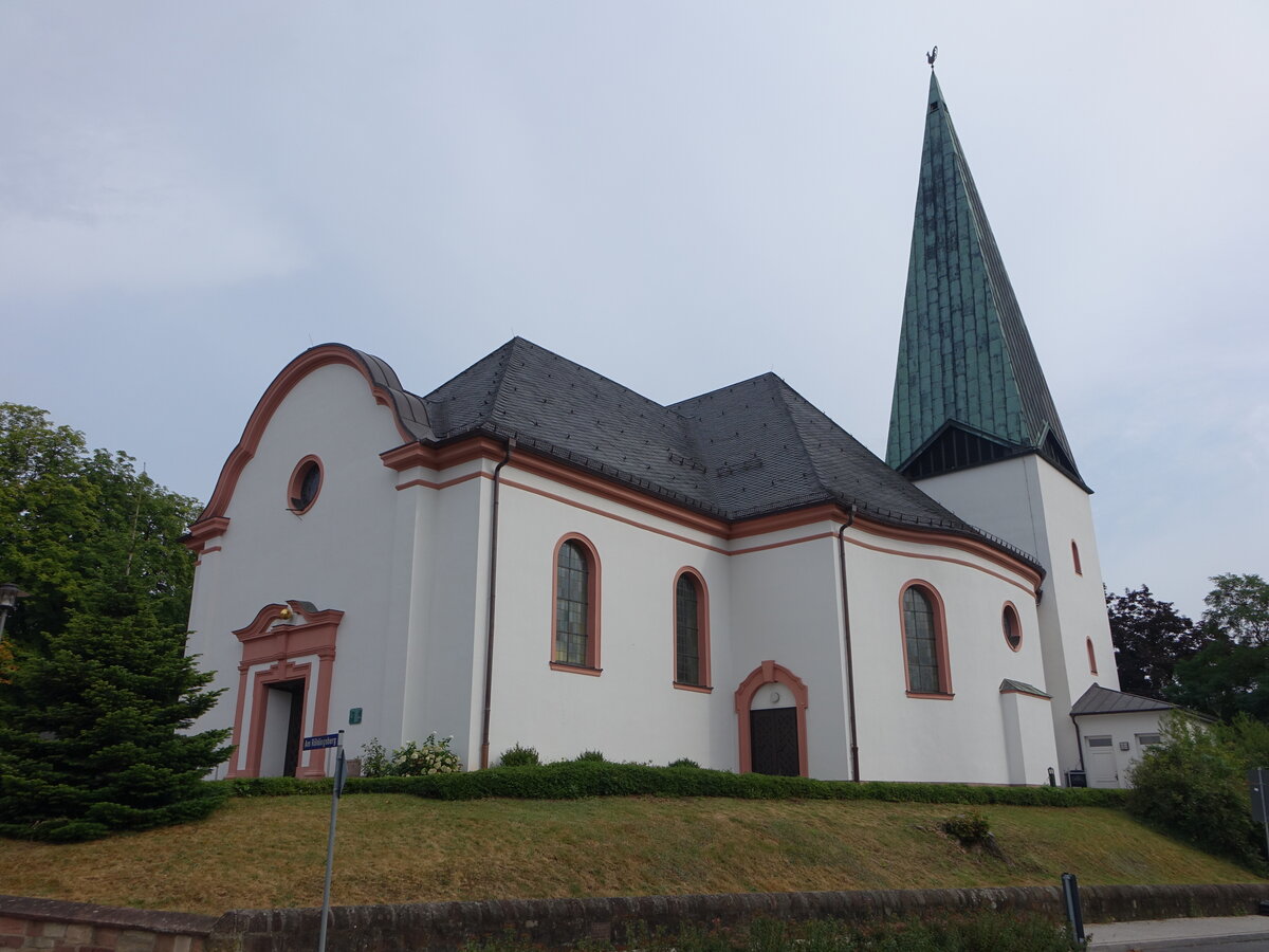 Bronnzell, kath. St. Peter Kirche, erbaut von 1925 bis 1927 durch den Architekten Adam Fulda (14.08.2020)