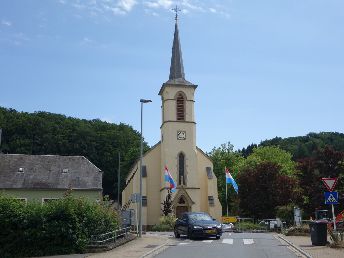Brouch, Pfarrkirche St. Matthias an der Route de Arlon (20.06.2022)