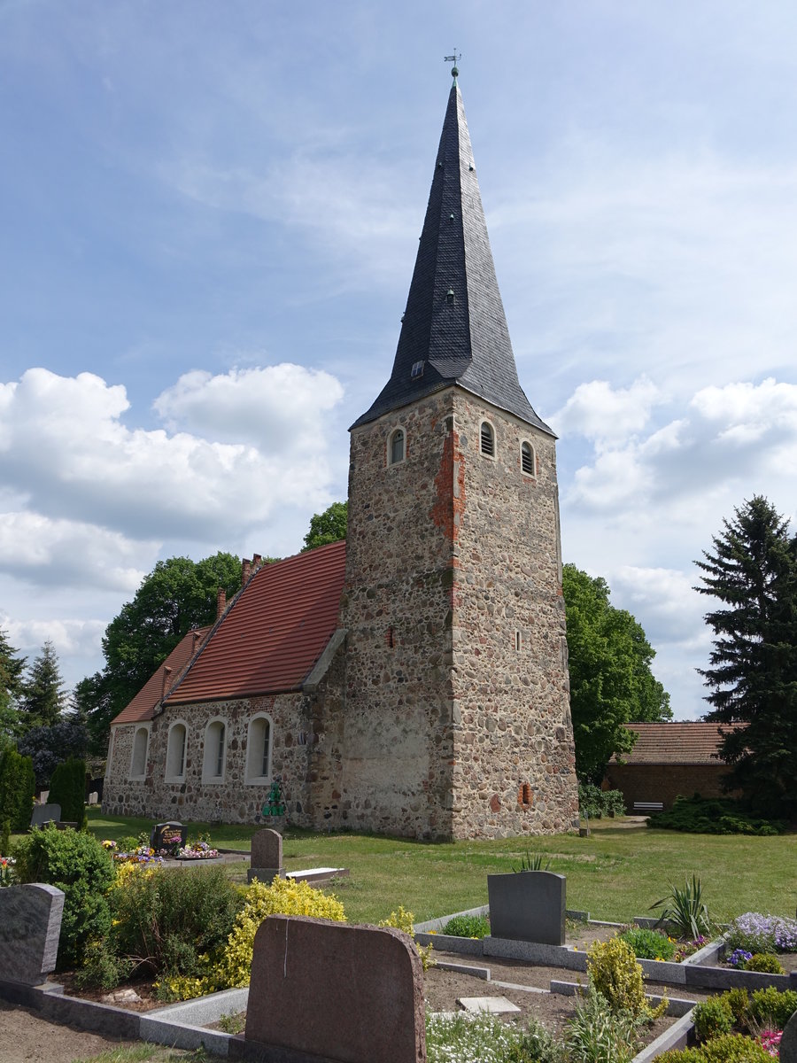 Brck, sptgotische Stadtkirche St. Lambertus, erneuert 1776, Westturm von 1842  (21.05.2016)