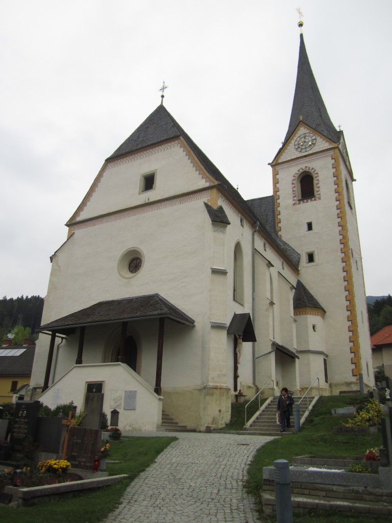 Brückl, St. Johannes Kirche der Täufer Kirche, erbaut von 1207 bis 1230, spätgotisch (04.10.2013)