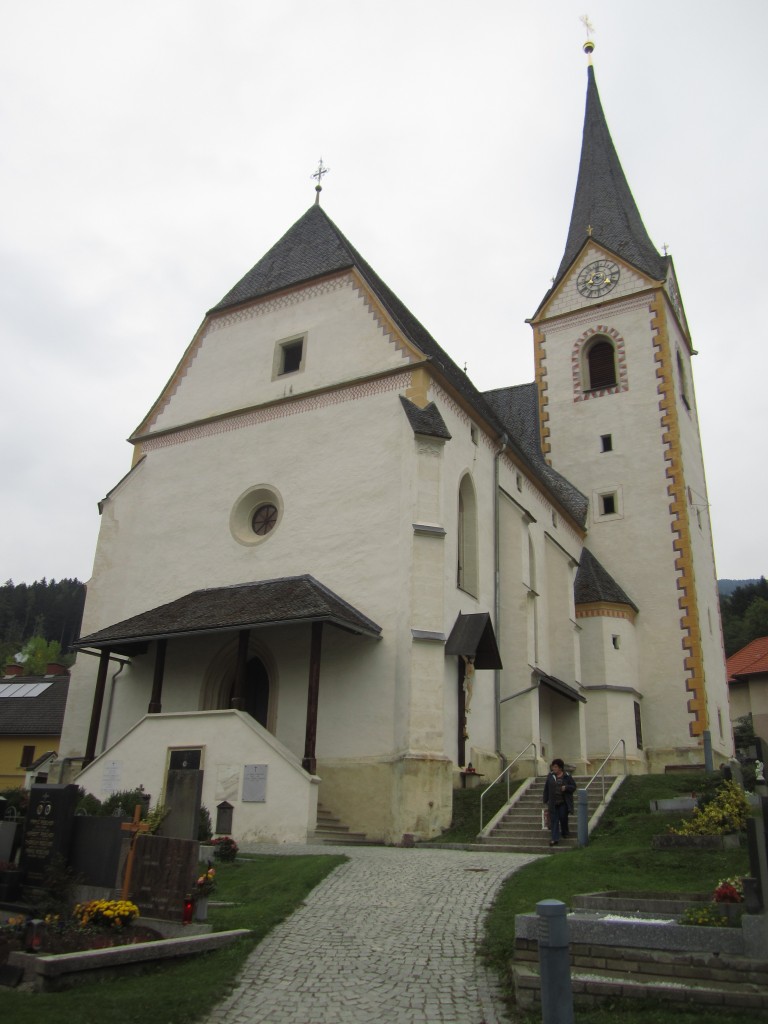 Brckl, St. Johannes Kirche der Tufer Kirche, erbaut von 1207 bis 1230, sptgotisch (04.10.2013)