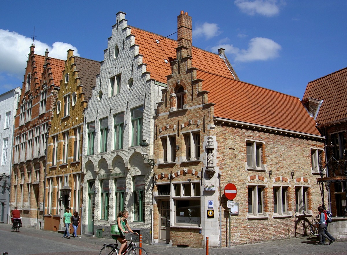 Brgge, Huser in der Sint Jacob Straat (01.07.2014)