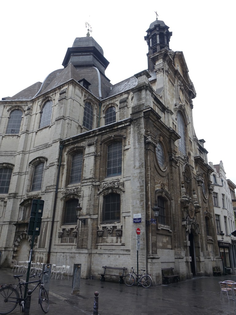Brssel, Marienkirche oder Kirche zu unseren lieben Frau der immerwhrenden Hilfe, 
erbaut ab 1664 durch J. Cortvrindt (26.04.2015)