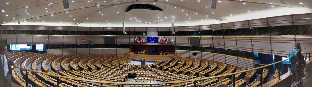Brssel. Panoramafoto des Europischen Parlaments. Aufgenommen von der Besucherterrasse am 30.04.2018.