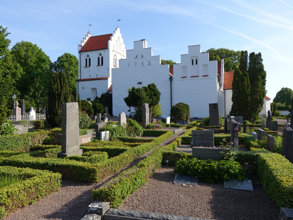 Brunnby, romanische Kirche erbaut im 12. Jahrhundert (13.06.2015)