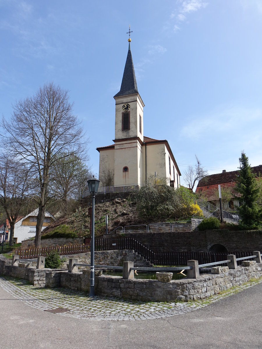 Brunntal, kath. St. Michael Kirche, Saalbau mit eingezogenem Chor und Frontturm von Baurat Friedrich Streiter, erbaut von 1818 bis 1821 (15.04.2018)
