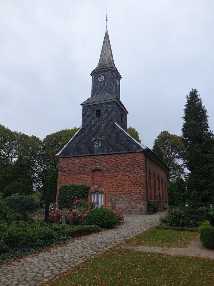 Brunstorf, Pfarrkirche St. Elisabeth, erbaut 1777 durch den Landbaumeister Laves (26.09.2020)