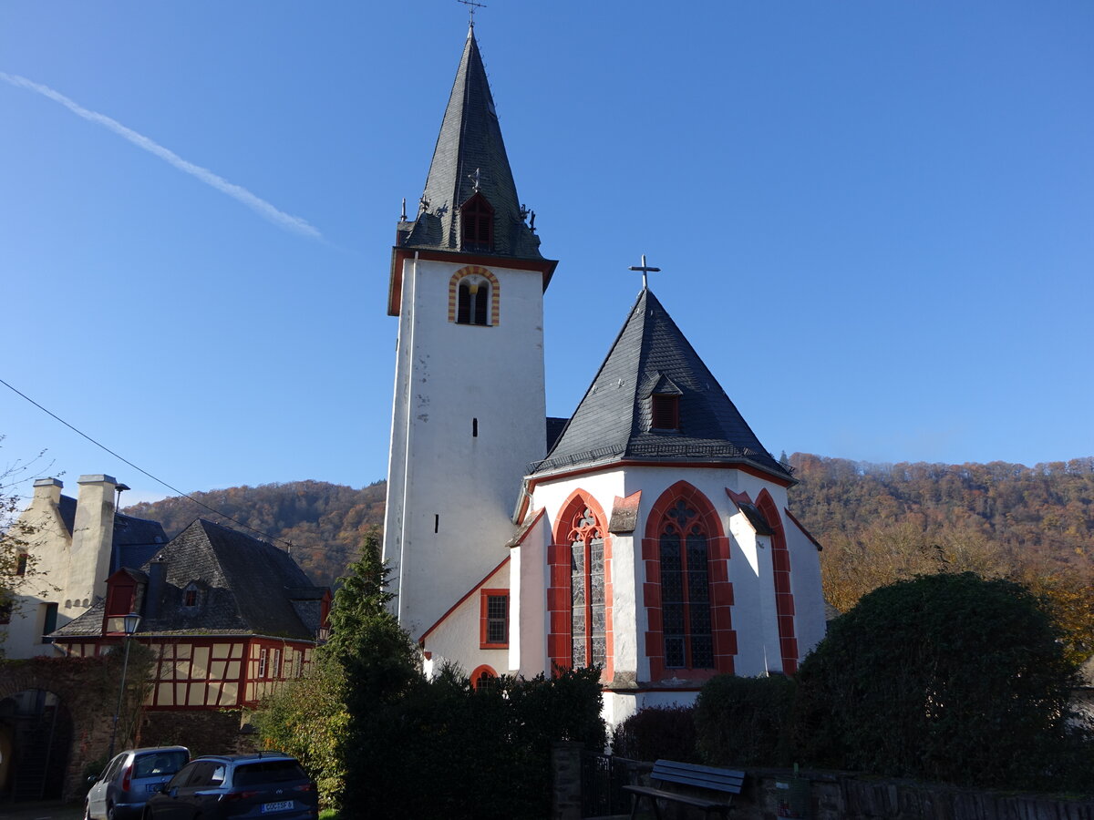 Bruttig, Pfarrkirche Maria Himmelfahrt, erbaut 1385 (07.11.2025)