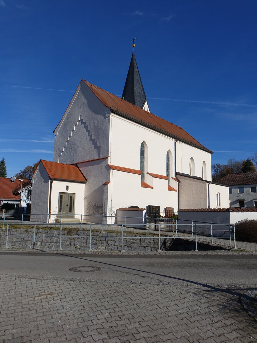 Bubach, kath. St. Petrus Kirche, Saalkirche mit Nordturm, Langhaus und Turm romanisch, Chor zweite Hlfte 15. Jahrhundert (21.11.2016)