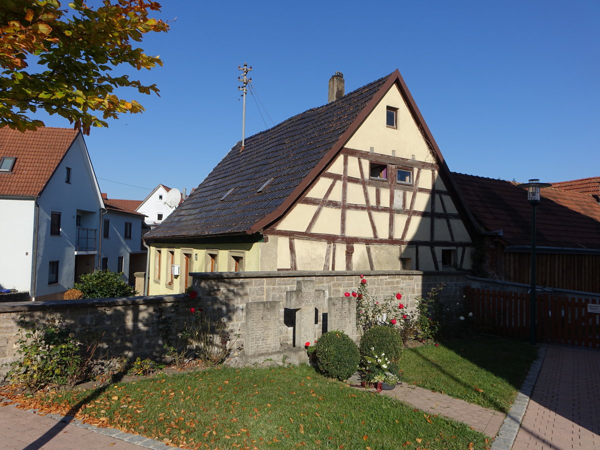 Buch, historisches Fachwerkhaus in der Kirchgasse (15.10.2018)