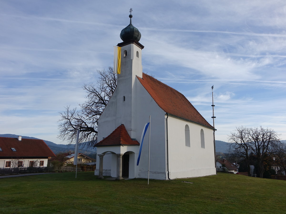 Buchberg, kath. Filialkirche St. Leonhard, barocker Saalraum mit Westturm (04.11.2017)