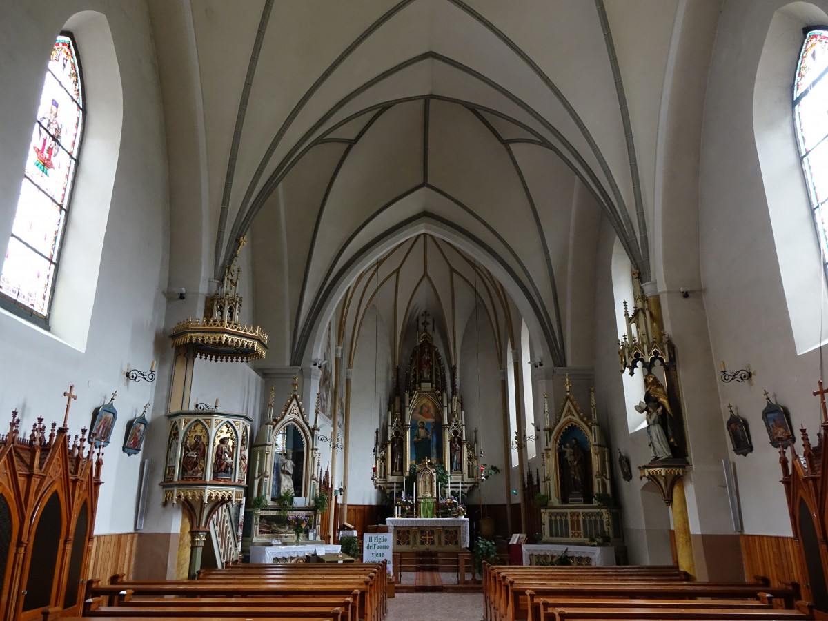 Buchenstein, Innenraum der Pfarrkirche San Giacomo Maggiore (24.09.2015)