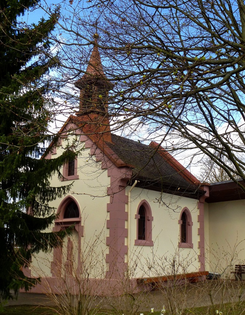 Buchheim, die Friedhofskapelle aus dem 19.Jahrhundert, April 2015 