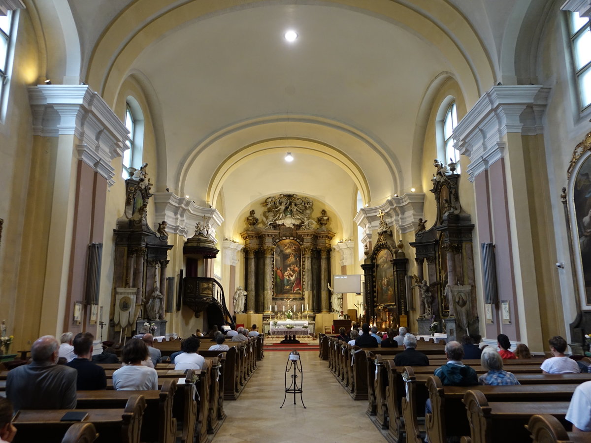 Budapest, barocker Innenraum der Tabaner Pfarrkirche (26.08.2018)