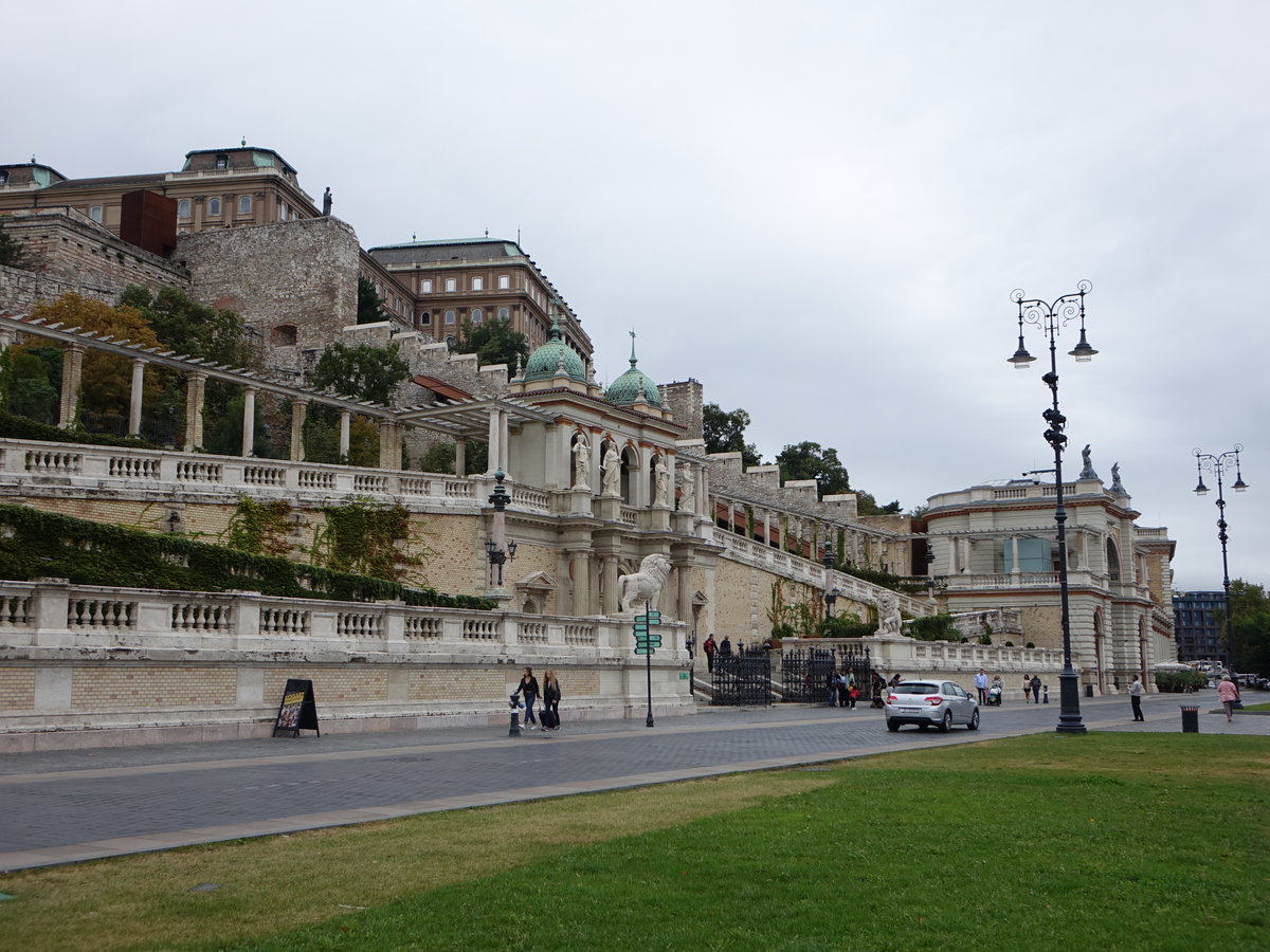 Budapest, Burggarten Bazar, erbaut von 1872 bis 1882 durch Miklos Ybl (26.08.2018)