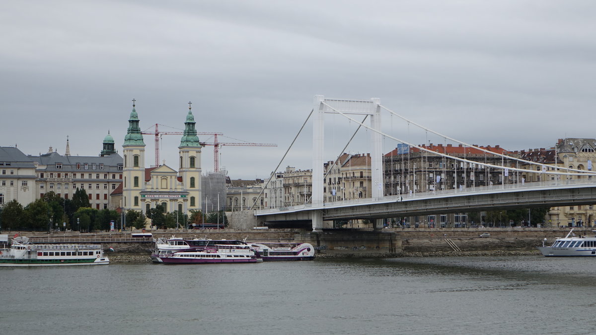 Budapest, Elisabethbrcke und Innerstdtische Pfarrkirche (26.08.2018)