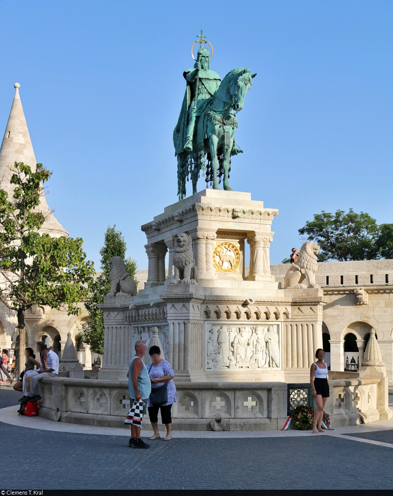 Budapest (HU):
Stephan I. dem Heiligen wurde auf der Fischerbastei ein Denkmal gewidmet. Dieses zieht etliche Touristen an.

🕓 27.8.2022 | 17:36 Uhr