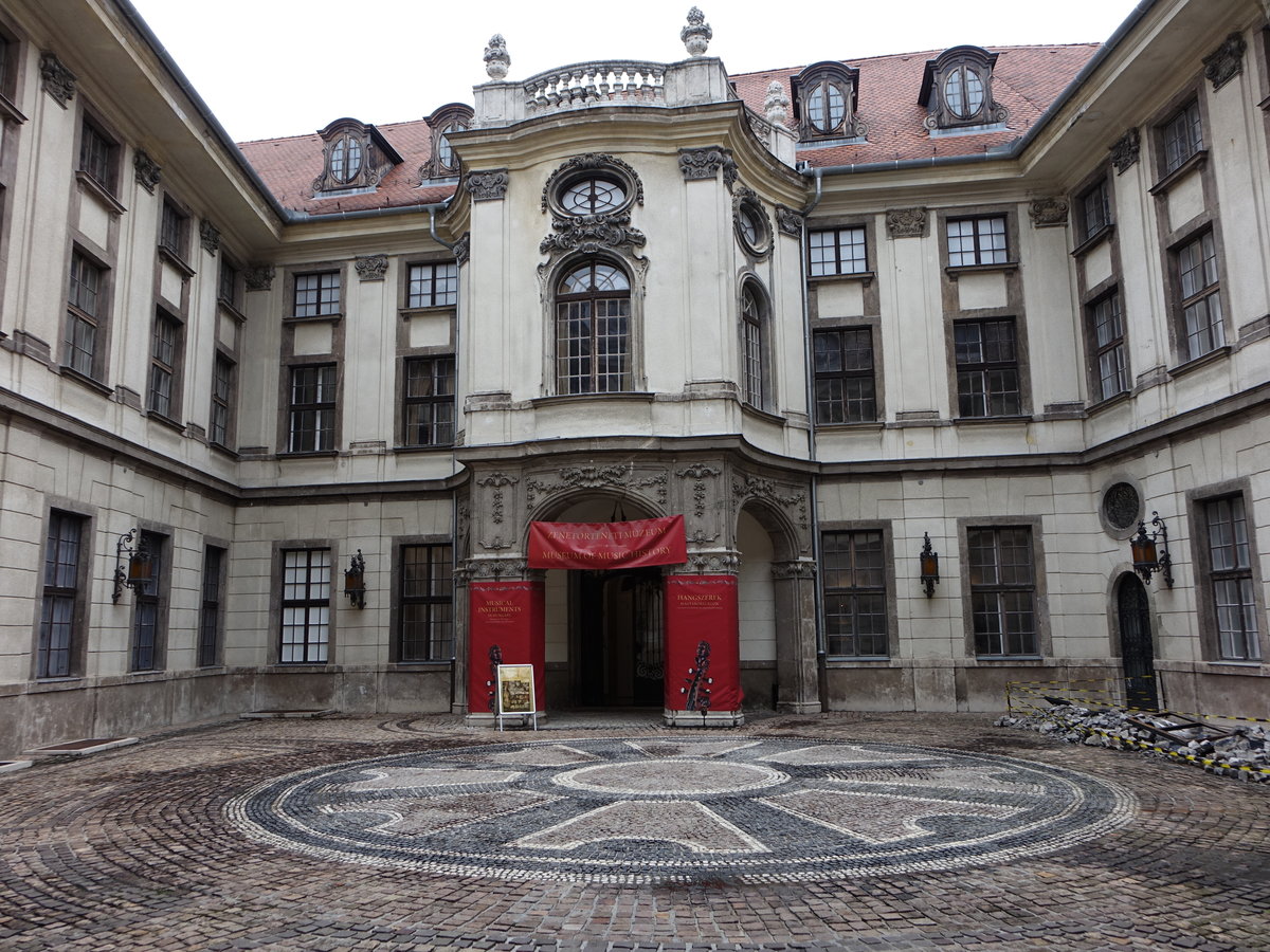 Budapest, Musikhistorisches Museum am Kapisztran Ter (26.08.2018)