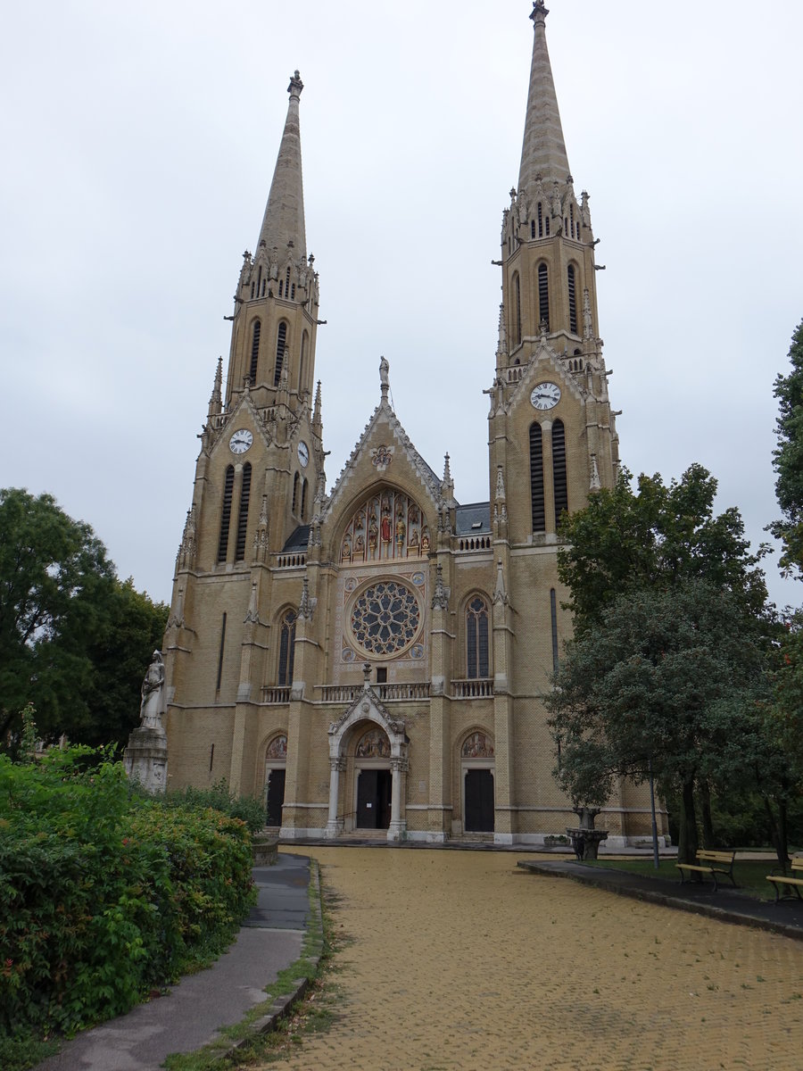 Budapest, neugotische St. Elisabeth Kirche, erbaut von 1895 bis 1901 durch Imdre Steindl (26.08.2018)