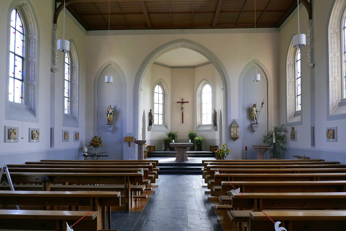 Bhl, Blick zum Altar in der Kirche St.Peter und Paul, Sept.2021