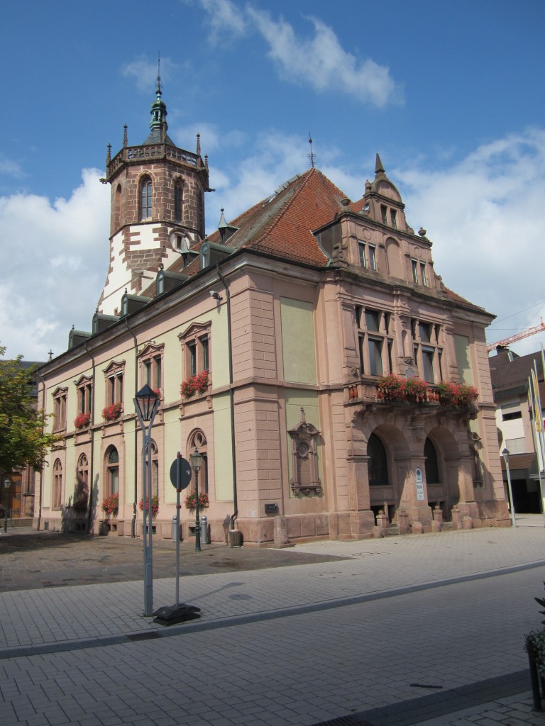 Bhl, Rathaus mit Turm der ehemaligen Kirche am Marktplatz (01.09.2014)