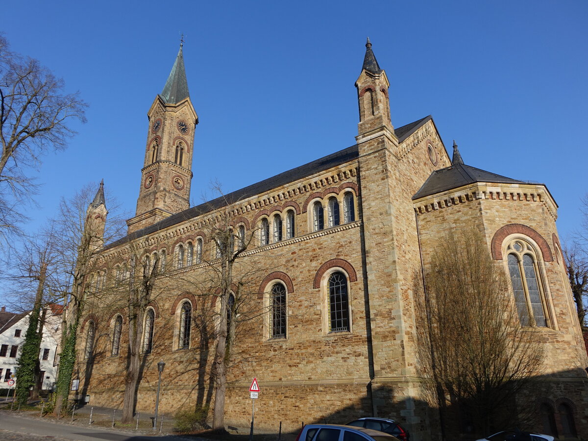 Buer, evangelische St. Martini Kirche, neuromanisch, erbaut von 1852 bis 1855 nach Pl�nen des Osnabr�cker Stadtbaumeisters Wilhelm Richard (22.03.2026)