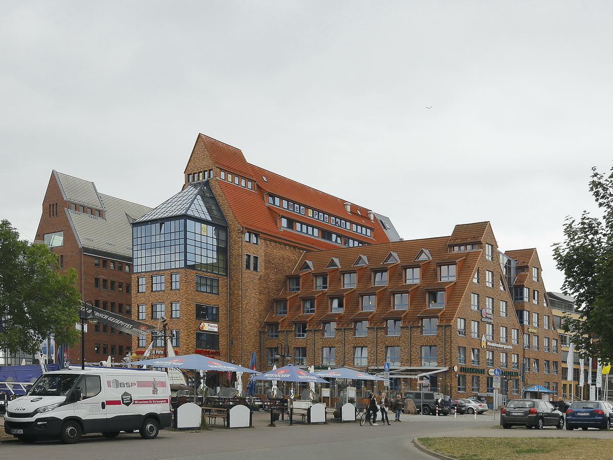 Bro Zentrum vom Stadthafen von Rostock nahe der Strassenbahnhaltestelle am 27. August 2018.