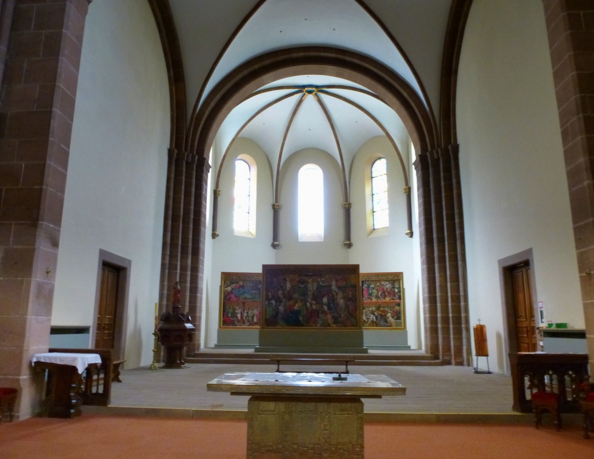 Buhl in den sdlichen Vogesen, der Altarraum der Johanniskirche, Aug.2013