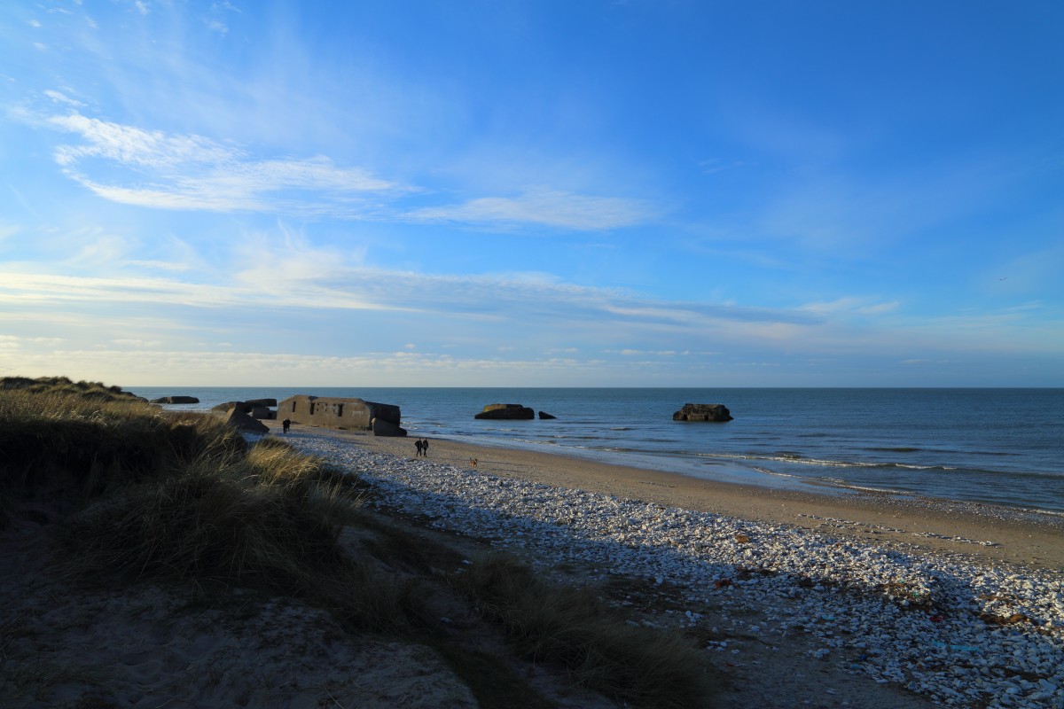 Bunker des faschistischen Atlantikwalls am Strand von Vigs, aufgenommen am 16.04.2014. Der Strand ist ffentlich und fr jedermann frei zugnglich.