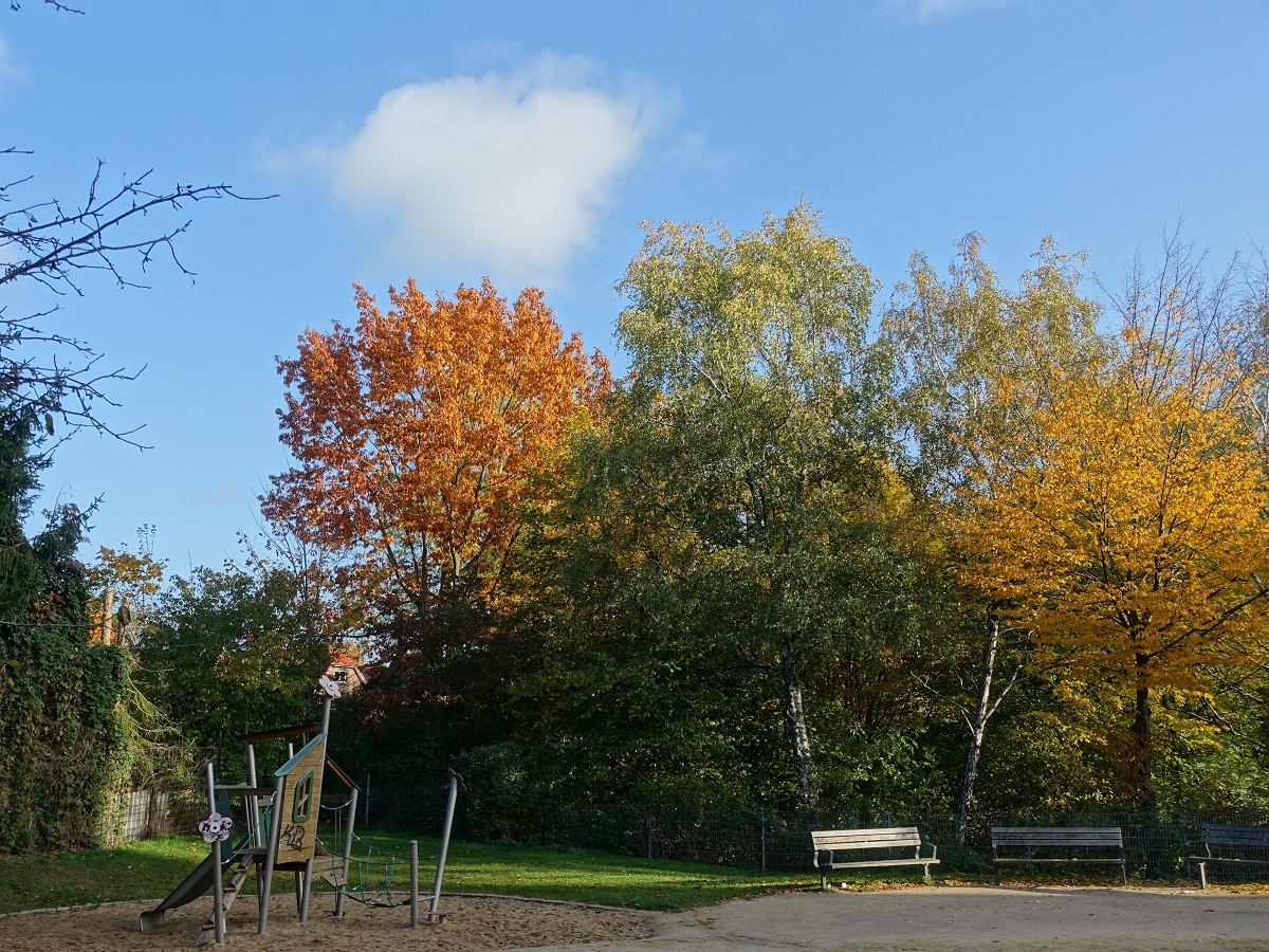 Bunter Herbst in Hamburg, im Stadtteil Billstedt am 27.10.2020 /