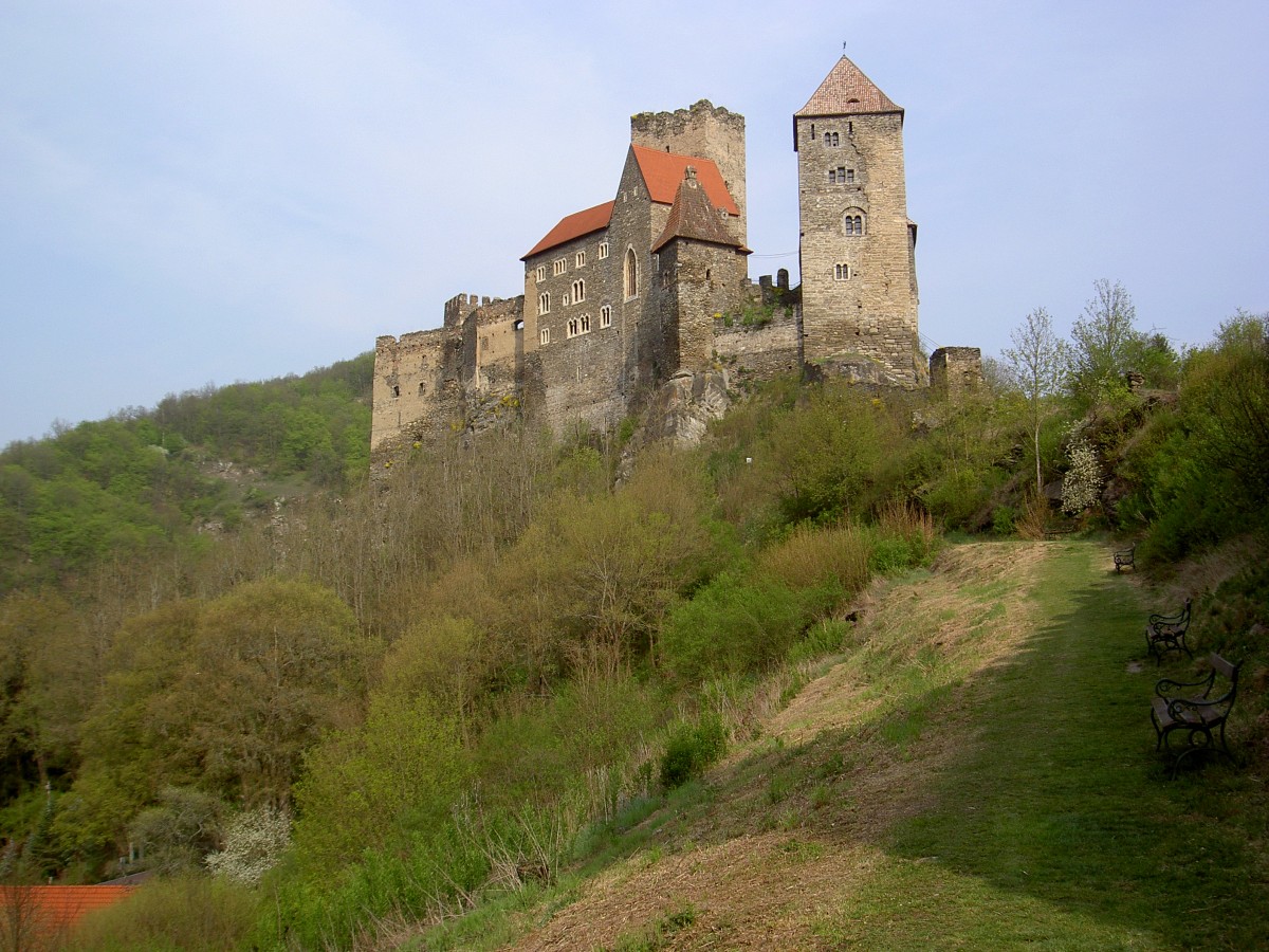 Burg Hardegg, erbaut ab 1140, 1425 von den Hussiten erobert, Wiederaufbau im 19. Jahrhundert durch Frst Hevenhller-Metsch, Bezirk Hollabrunn (19.04.2014)