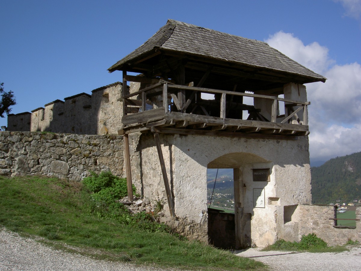 Burg Hochosterwitz, Brckentor von 1578 (02.10.2013)