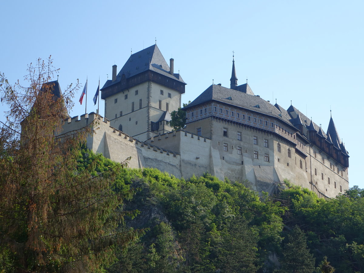 Burg Karlstejn, erbaut ab 1348 durch Kaiser Karl IV als sicherer Aufbewahrungsort fr den Kronschatz (27.06.2020)