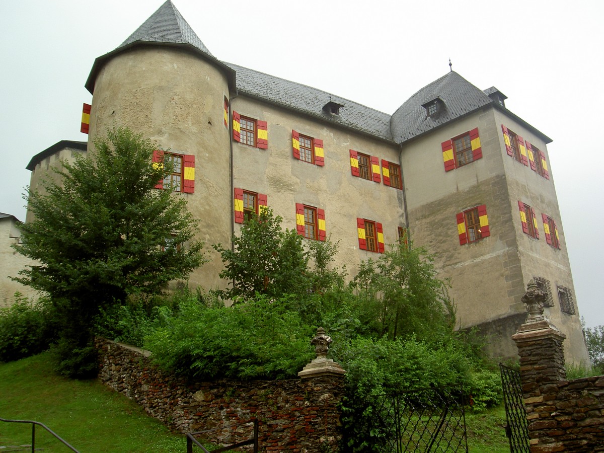 Burg Lockenhaus, erbaut ab 1242 durch die Grafen von Gssing (28.07.2014)