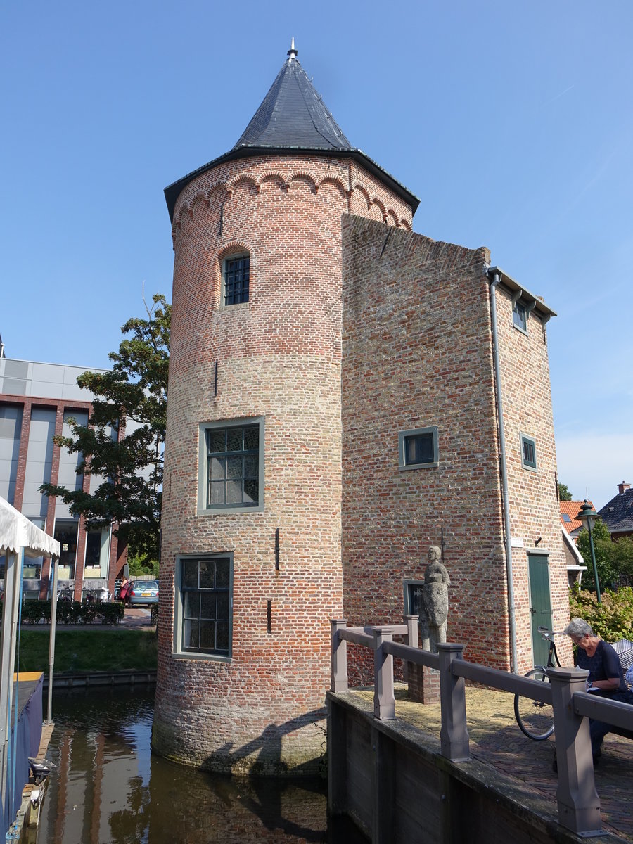 Burg Schagen, runder Eckturm von 1394 (27.08.2016)