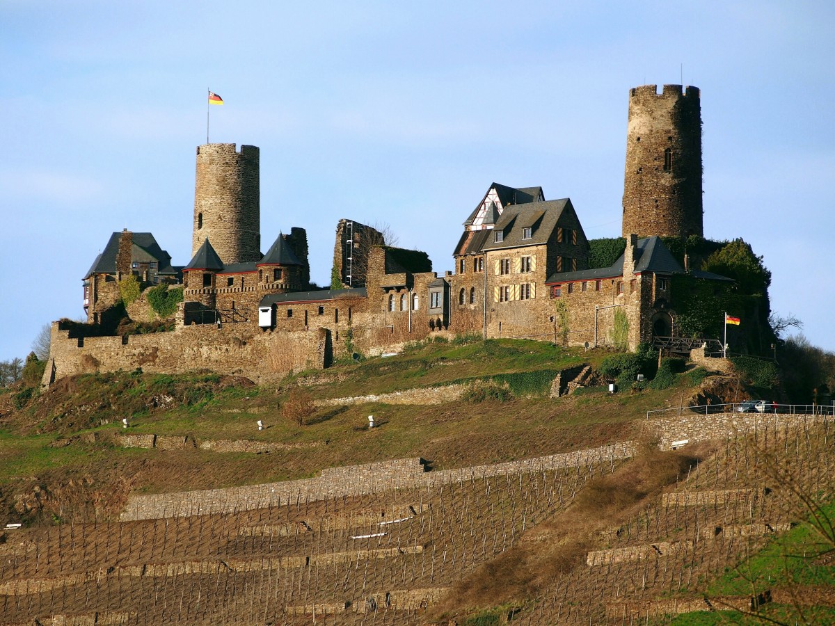 Burg Thurant oberhalb von Alken.(5. April 2015)