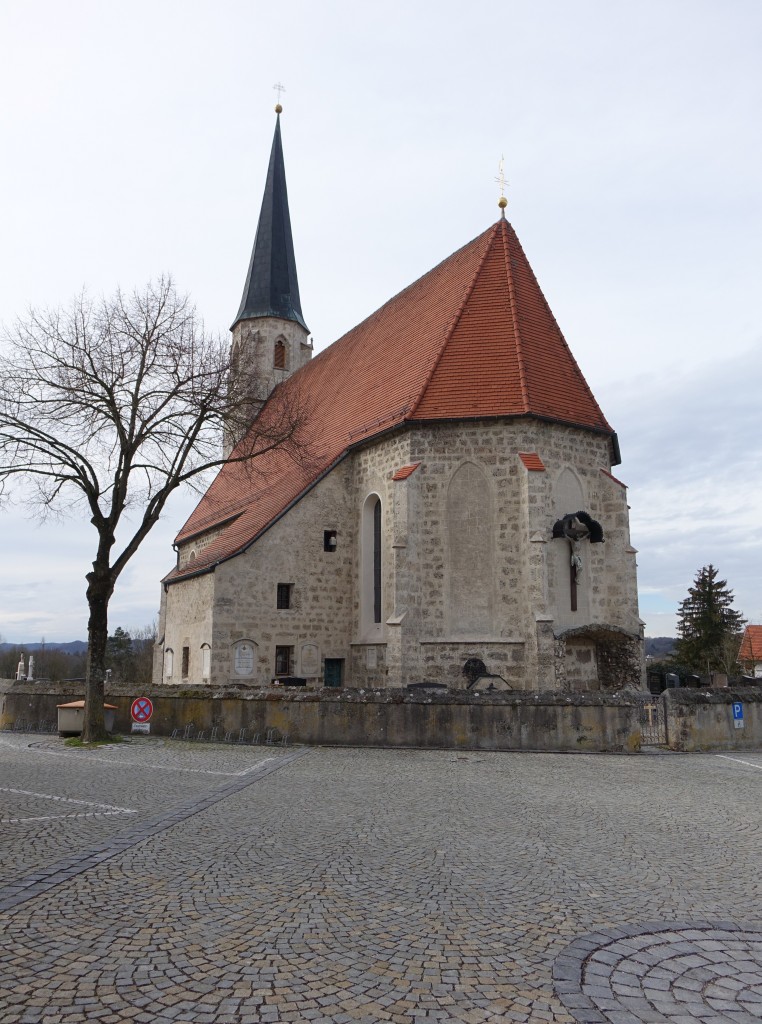 Burgkirchen a. d. Alz, Pfarrkirche St. Johannes, sptgotische Saalkirche, erbaut von 1477 bis 1484 (14.02.2016)