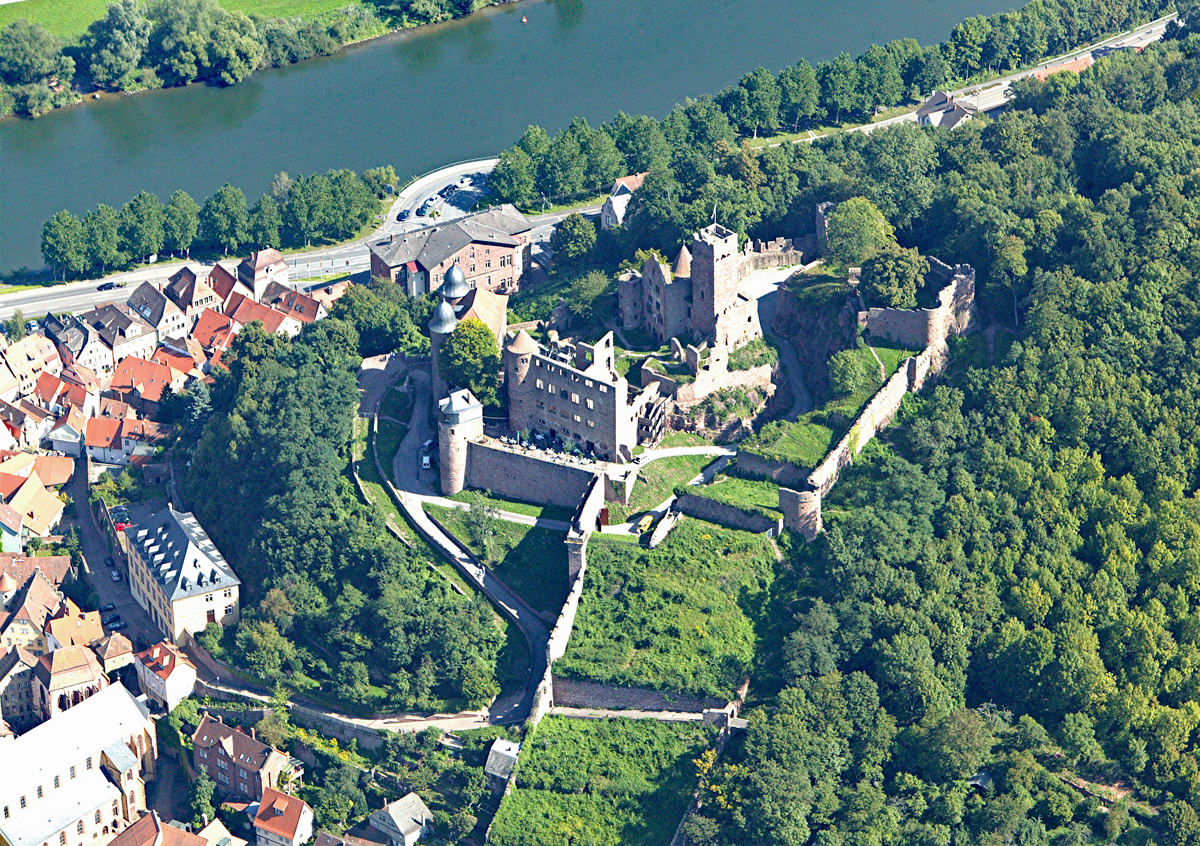 Burgruine Wertheim, Main-Tauber-Kreis in Baden Wrttemberg - Luftaufnahme - 02.09.2004