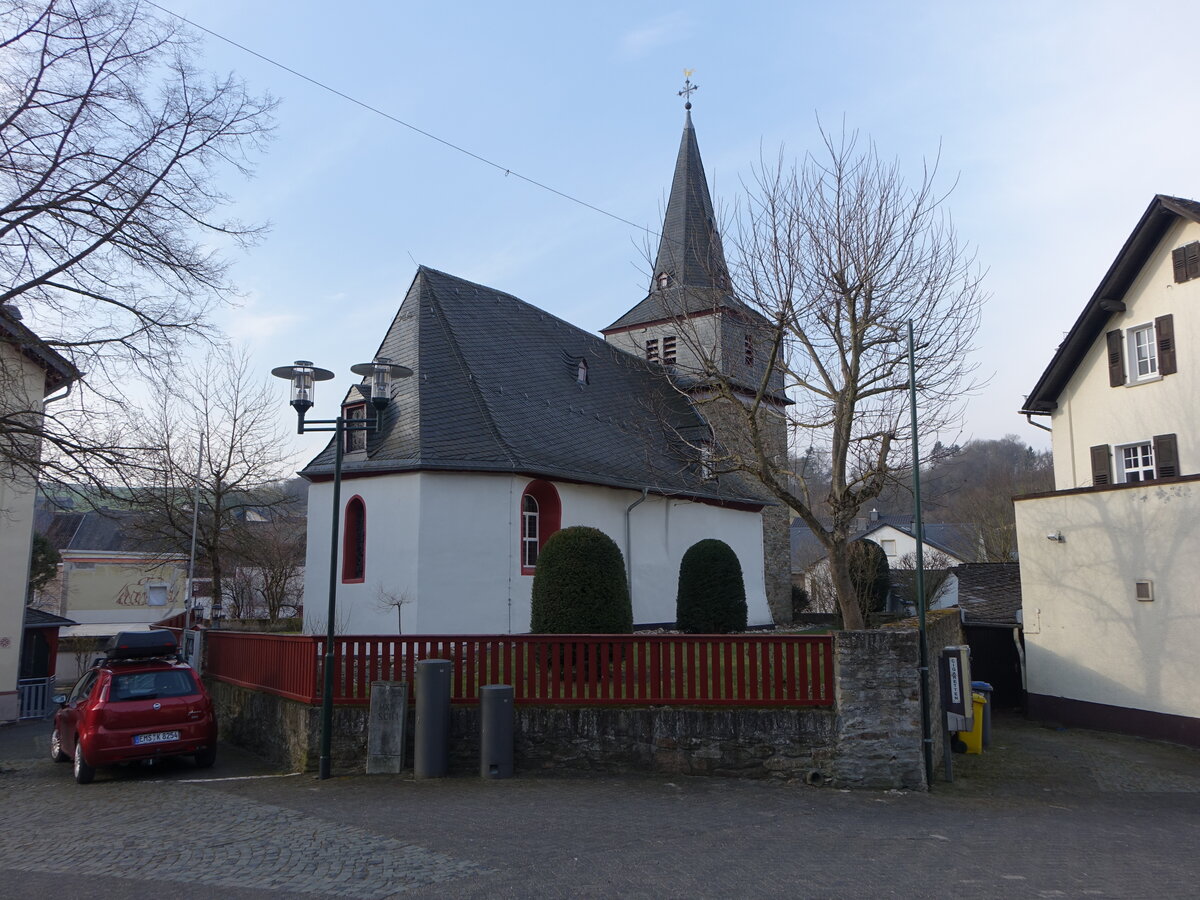 Burgschwalbach, evangelische Kirche, Kirchenschiff 11. Jahrhundert, gotischer Chor erbaut im 14. Jahrhundert (20.03.2022)