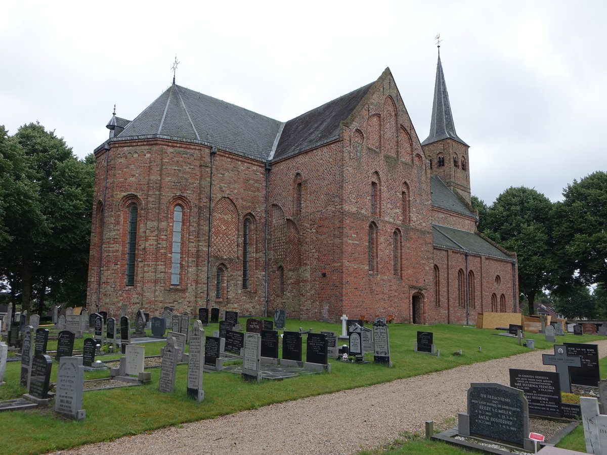 Burgum, niederl. Ref. Kruis Kirche, romanisch-gotische Kirche, erbaut im 13. Jahrhundert (25.07.2017)