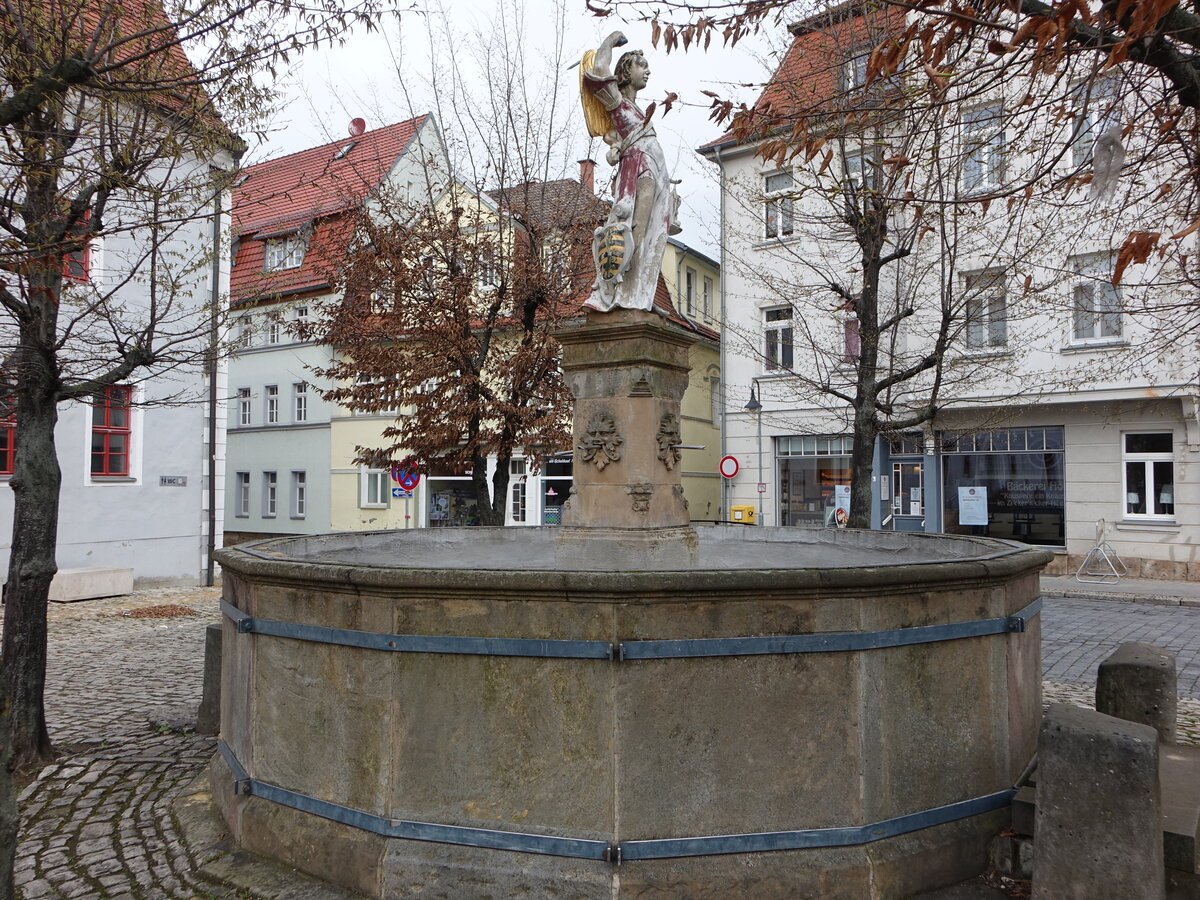 Buttstdt, Michaelisbrunnen von 1597 am Marktplatz (26.03.2023)
