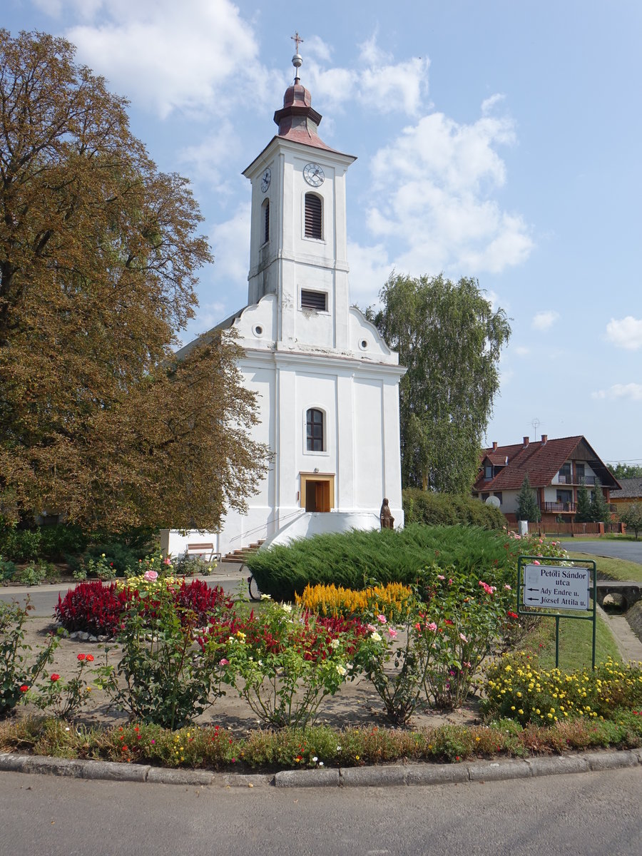 Buzsak, kath. Pfarrkirche, erbaut im 18. Jahrhundert (30.08.2018)