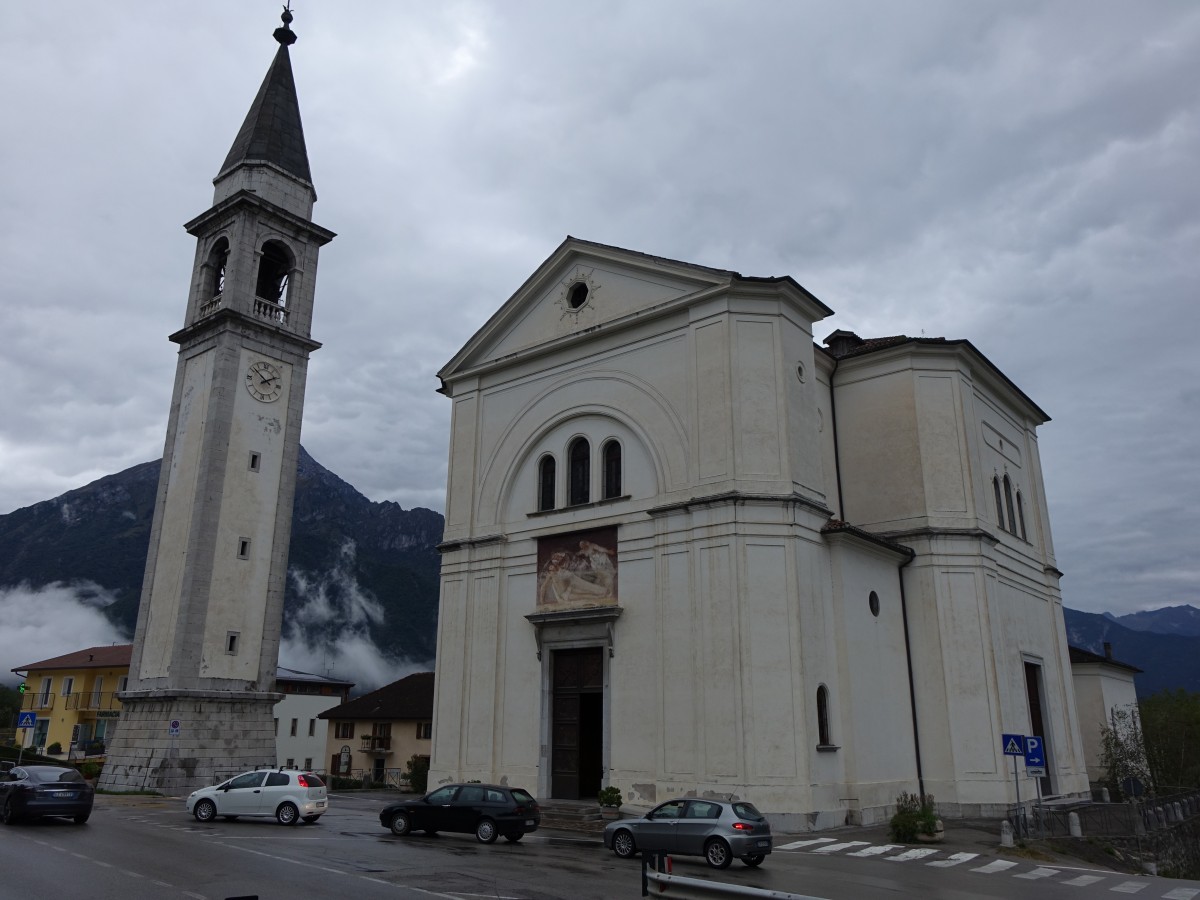 Cadola, Kirche St. Maria del Rosario, erbaut von 1863 bis 1866 von Guiseppe Segusini Feltre (24.09.2015)